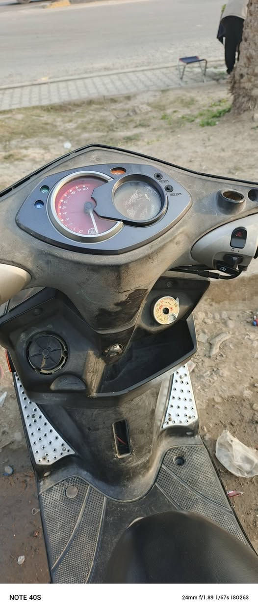 السلام عليكم  اغاتي دراجه سكنس للبيع شغاله وخير منالله سعرهه٦٠٠ وبيهه مجال قليل مكاني شعله جكوك سراي اتصل ‏‪***********‬‏
