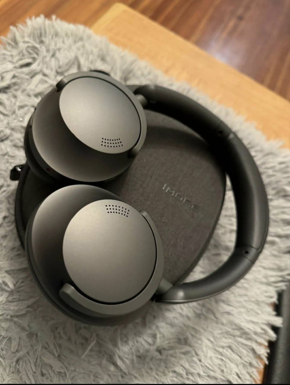 📢 للبيع | سماعة 1MORE SonoFlow HC905 (جديدة)
🎧 سماعة احترافية بتقنية عزل الضوضاء النشط (ANC) وصوت عالي الدقة Hi-Res Audio مع دعم LDAC للحصول على جودة صوت ممتازة. �
1moreglobal +١
✅ المواصفات المختصرة:
عزل ضوضاء نشط QuietMax ANC
مشغل صوت 40mm DLC Dynamic Driver
دعم LDAC وHi-Res Audio Wireless
بطارية حتى 70 ساعة تشغيل (50 ساعة مع ANC)
شحن سريع: 5 دقائق = 5 ساعات تشغيل
12 إعداد EQ جاهز عبر التطبيق
وضع الشفافية (Transparency Mode)
5 مايكات مع تقنية ENC للمكالمات
اتصال سلكي ولاسلكي
بلوتوث 5.0
وزن 250 غرام فقط �
1moreglobal +١
📦 الحالة: جديدة بالكامل مع جميع الملحقات الأصلية السعر 80 الف
يوجد توصيل لكل المحافظات
*********** واتساب
