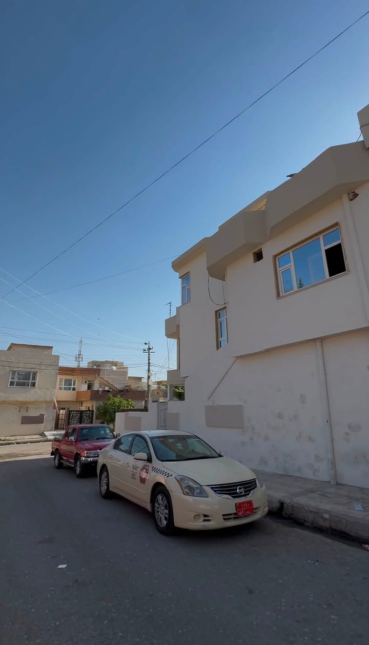 خاني بو فروتن ل زركا واردئ هه يڤانه ژيد هيت 650 هزار

خاني بو فروتن ل زركا 
مساحه 150 متر 
واجيهه جنوب شرق 
شارع 15 متر 
دوو طابق درجك خارجى 
واردئ هه يڤانه ژڤى خانى دهيت 650 هزارن

سعر 12 دفتر و مجال 
***********
***********
