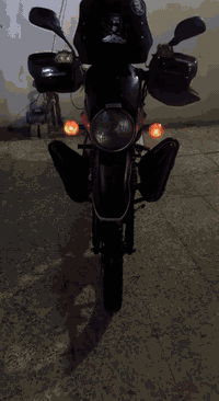 يالله سلام عليكم شباب بوكسر موديل 23مرقم لوحات انكليزي بسمي تحويل ثاني يوم دراجه كلشي مابيه كامله مكمله خير من الله ولا بيه تنقيص لا تبخير كلشي ماكو ورايده بسعر 2400وبيه مجال حك جيه العنوان البلديات شارع المصرف الرقم ***********
