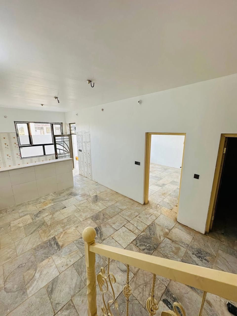 بسعر مناسب جداً
مجمع انوار كربلاء - شارع الرابط الزبيلية - قرب سيطرة الابراهيمية - على الشارع الرئيسي مباشرةً 📍

 

دار 100 متر وجه 7.5 متر 

طابق ونص بناء طابوك

الطابق الاول : كراج صغير - مطبخ - استقبال - غرفة نوم - صحيات - منور - صالة

الطابق الثاني : منور - غرفة نوم - بلكونه

الارضيات مرمر 

البناء طابوك جمهوري وصب كونكرت

السعر : 58 مليون فقط بيع مستعجل

نوع العقار ملك صرف اقرار محكمه

للأستفسار : ***********
واتساب : *********** 

عنوان المكتب : سيف سعد - مقابل جامع محمد الجواد - على الشارع العام مباشرةً 📍

#عقارات_كربلاء #كربلاء #عقارات #الهرم_الذهبي_للعقارات
