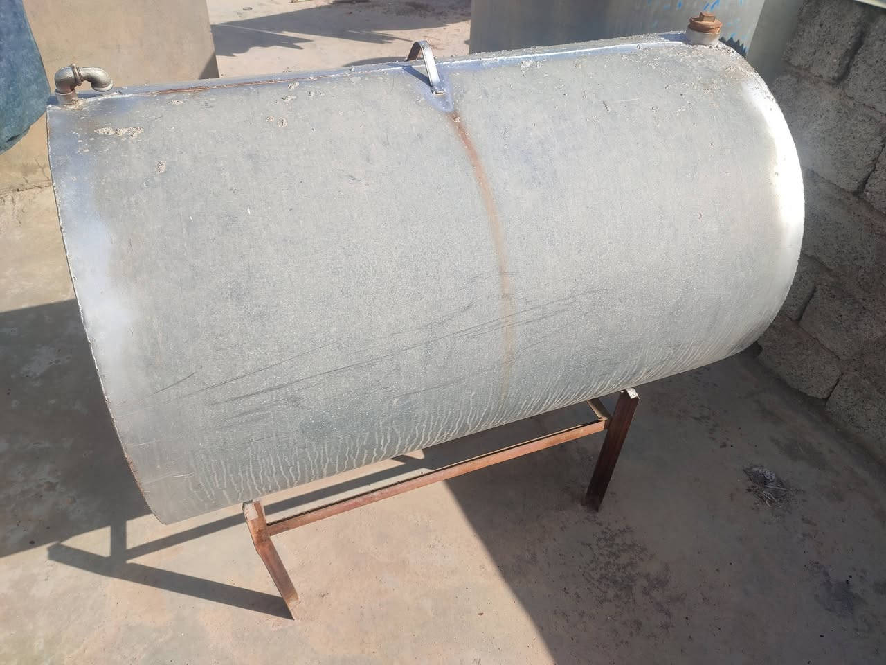 تانكي مستعمل 600لتر كلش نضيف 60 الف ***********
