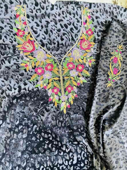 الجديد الجديد يم طرازه  طرازه الشمس🌞 كلشي جديد                            
العنوان/جلولاء - المهافيف - قرب جامع الوهاب.                                   للتواصل واتساب/ *********** أو مراسله البيج
