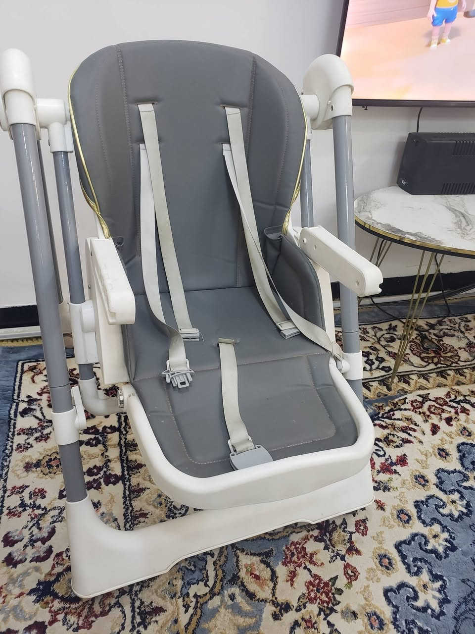 السلام عليكم 
كرسي طعام نظيف اخو الجديد ٣ في ١ كرسي طعام و مرجوحه و منام طفل 
ممكن التحكم بالارتفاع اله ثلاث مستويات ارتفاع بسعر ٦٠ الف و بي مجال


**إذا كنت صاحب هذا الإعلان وتريد حذفه لأي سبب، رجاءا أرسل رسالة إلى الدعم الفني**