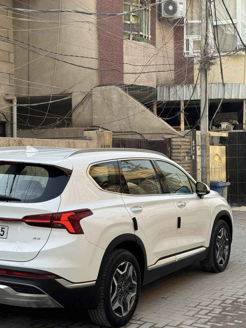 السلام عليكم للبيع سنتافيا موديل 2024  ماشيه 24 حقيقي بعده بضمان شركة هونداي  مكفوله كفاله عامه السياره فول قماره حديد V6  السياره جديده للاستفسار *********** بغداد السيديه
