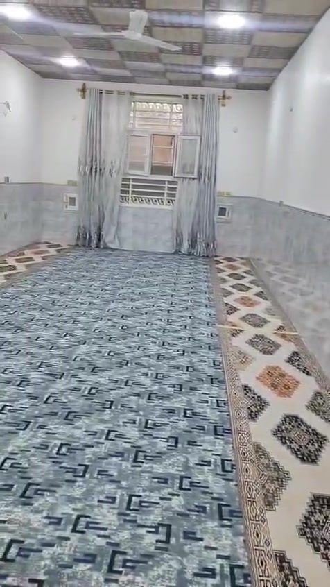 حسينية للبيع زراعي مساحة ١٣٠م الاساس والسقف صب كونكريت بناء طابوق كاشي سيراميك صحيات مغاسل سند ٢٥ مرقم بلدية السهلة شارع الزوار٧٠ مليون مع مجال قليل الاستفسار ***********
