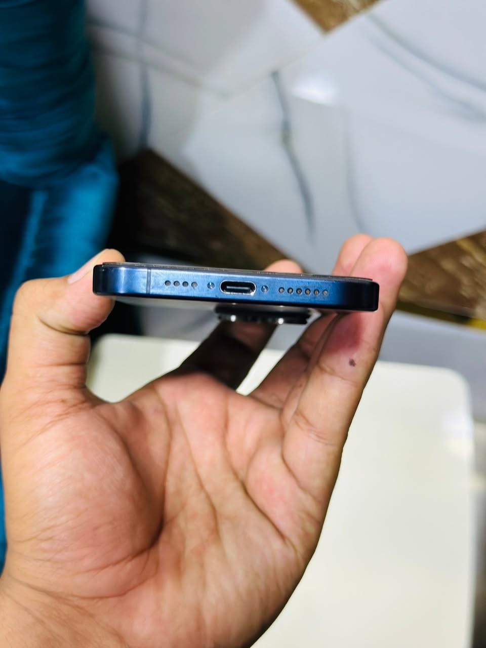 السلام عليكم ورحمة الله وبركاته 
iPhone 15 pro max 
ذاكرة 256 
بطارية86 🔋
دبل سيمكارت
نظافة 100‎%‎ 
السعر ( مليون و 100 ) وبي مجال
للاستفسار ( *********** )
