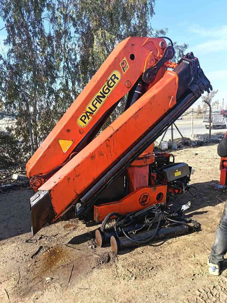 للبيع كرين بافنكر 9طن
بدون ريموت

٣سلايت دهن

رجلين مخالف دبل سلايت

مكفول من كسر وفطر ولحيم

سعر١٣٠ ورقه

***********

***********
