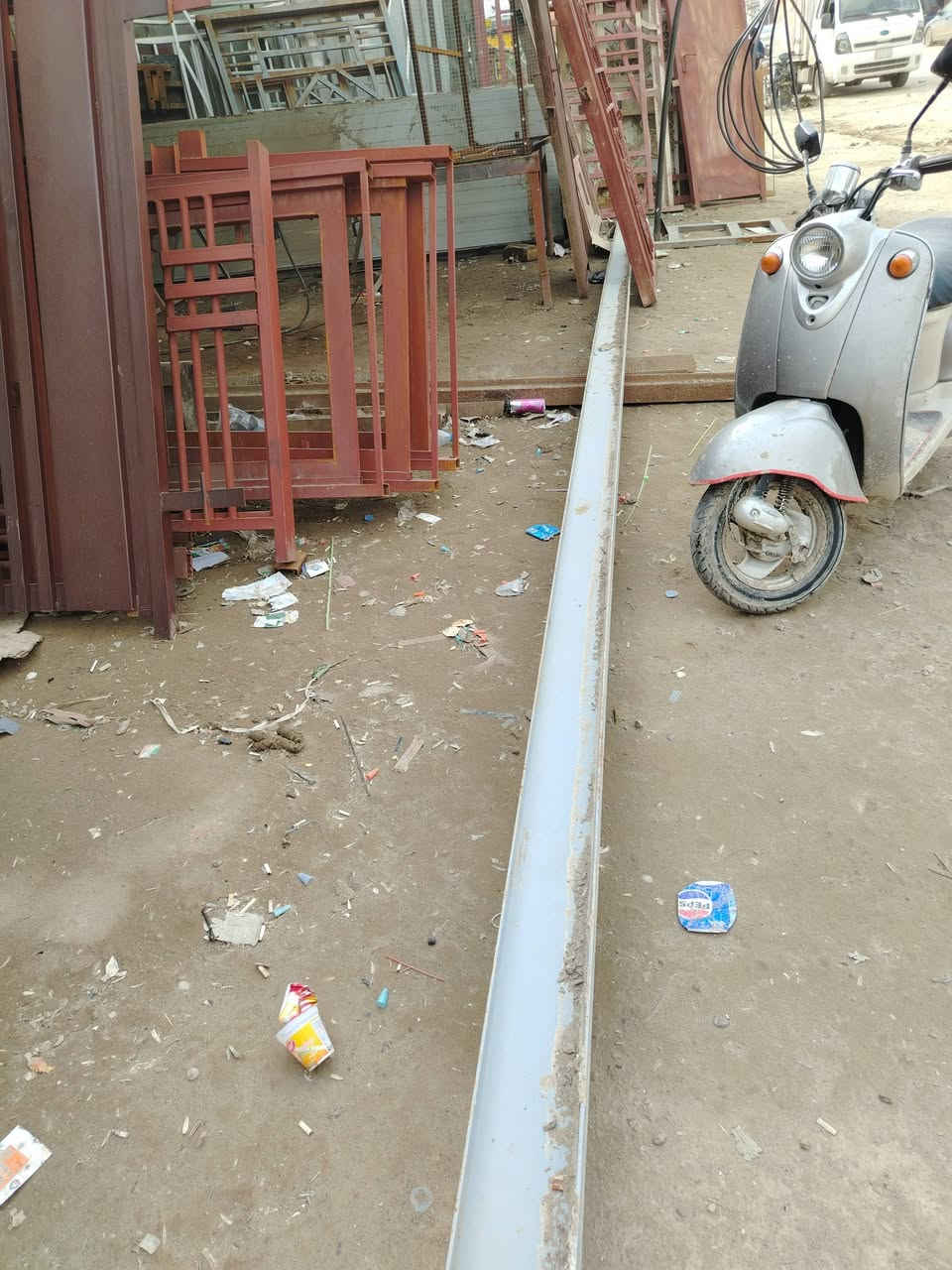 السلام عليكم متاح شيلمان وسندويش وبيبان وشبابيك تسكام
***********
