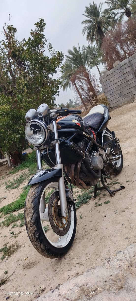 سلام عليكم باندة ربع دراجة حلوة وشقالة ترايك وين متريد كزوز رياضي نص مكينة مال حاوية بس كور بلادي اريد مراوس ب ايراني المكان اطراف الشعلة ببراهيم ابن علي ***********
