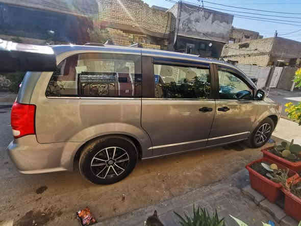 سلام عليكم دوج كرفان مديل 2019 بيها صفحه صبغ وبنيد بدون دواخل  ماشيه 82 مكينة كير اكسل حدادية مكفوله تبريد قبل يومين سويته منظومه كامله سعر 185 
***********
