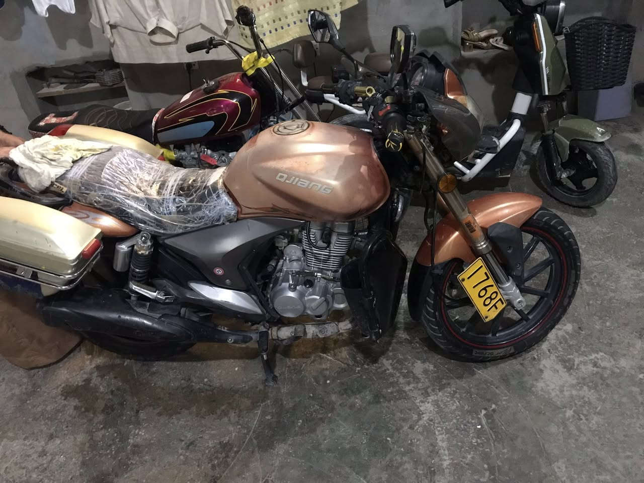 سلام عليكم دراجه للبيع…قرش   الدراجه حلوه ومابيها اي نقص كله شغال السعر 750للاستفسار ***********
