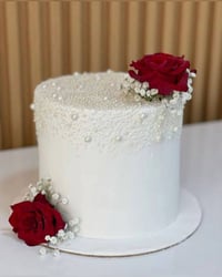 مفتوح الحجز على كيك المهر وكيك الزفاف حسب الطلب  للحجز راسلونا خاص او ...