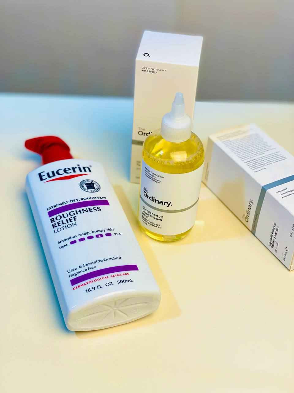 ♥️ خاص♥️ لعلاج جلد الوزة
عرض لترطيب وتقشير  وتفتيح الوجه والجسم وازاله جلد الوزه يتكون 👈تونر اوردنري + مرطب يوسرين 

🤍 تونر اوردينارى الكندي الاصلي💯‌🇨🇦⁩
بحمض الجليكوليك يعمل على تقشير البشرة تقشير خفيف و ايضآ لا يسبب جفاف البشرة او تنشيفها 
يقلل من إفراز البشرة الدهنية
■يقلل الخطوط الرفيعة و الخطوط التعبيرية في البشرة و بيعمل على توحيد لون البشرةو علاج البقع البنية و التصبغات
■يحتوى على AHA الذى يعمل على جعل البشرة صحية و مضيئة و فيها نضارة و اعطاؤها مظهر صحى. 
■يحتوى على الالوفيرا الذى يقلل من احمرار و تهيج البشرة ✨
■خالى من الكحول و السيليكون و الزيوت ✔️✔️

♥️ مرطب يوسرين
يحتوي على الفا هيدروكسي واليوريا ترطيب يدوم 48 ساعه
ينصح به أطباء الأمراض الجلدية
بتعانيمن جلد الوزه اليكي هذا المرطب السحري تفتيح وترطيب عالي يعالج البشره الجافة وشديده الجفاف والمتشققه والمصابه بالحكه لوشن مفيد وآمن لاصحاب البشرة الحساسه والبشرة التي تعاني من الاكزيما

منشأ العرض امريكي 🇺🇸💯 
🚘يوجد خدمة توصيل لجميع محافظات العراق بغداد, العراق


**إذا كنت صاحب هذا الإعلان وتريد حذفه لأي سبب، رجاءا أرسل رسالة إلى الدعم الفني**