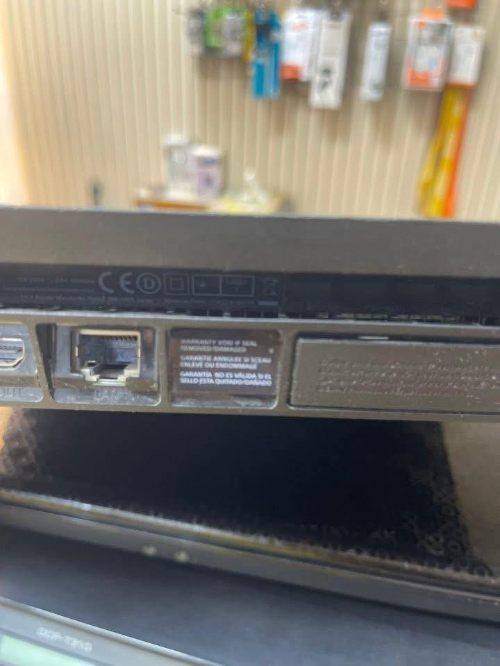 السلام عليكم
متواجد فقط واتساب 

بلي فور سلم للبيع
نظام 13:2
ذاكره 512
جهاز نظيف كلش 
ما داخل صيانه ابد 
تجي تفحص انطيك ضماد بل جهاز اي واحد يملك مفتوح اخذه بلاش
جهاز كامل ملحقاته 
كيبل شحن يده كيبل HD كيبل بور 
جهاز يجي يده وحده اصليه و ثانيه تجاريه
و انطيك وياه قرص و كل يده غلاف خاص بل يده
سعر راح يكون 220 الف قفل قفل 
العنوان بغداد الجديده 
الرقم ***********
——
ملاحظة / جهاز يرهم بيع او مراوس 
و اي جهاز عندك إكسبوكس 360 او بلي فور او اي بلي اشتري منك عادي و اني اجيك باب بيت و إذا محافظات كون عندك توصيل
