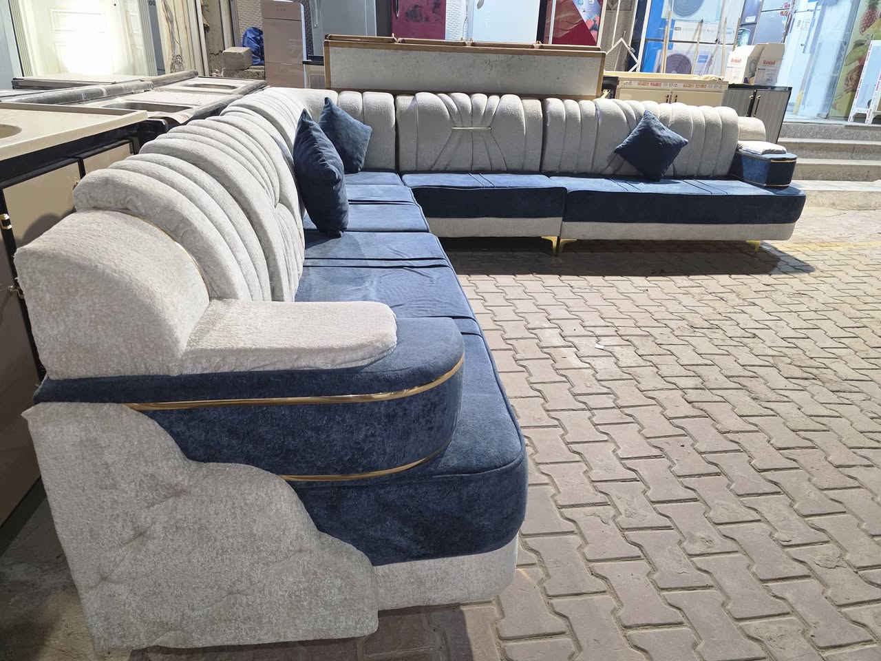 ديوان مستخدم شهرين فقط 7 متر 11 نفر بدون ضرر  العنوان تكريت الزهور
العنوان تكريت شارع الزهور مقابل كليه تربيه البنات مجاور الناصر مول 
***********اتصال 
***********اتصال 
***********واتساب
