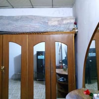 غرفة نوم • خشب ثقيل • بدون تخت
