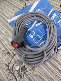 شباب السلام عليكم يا ولد عندي من هاي الكيبل سعر القطعه 2000 دينار07709...