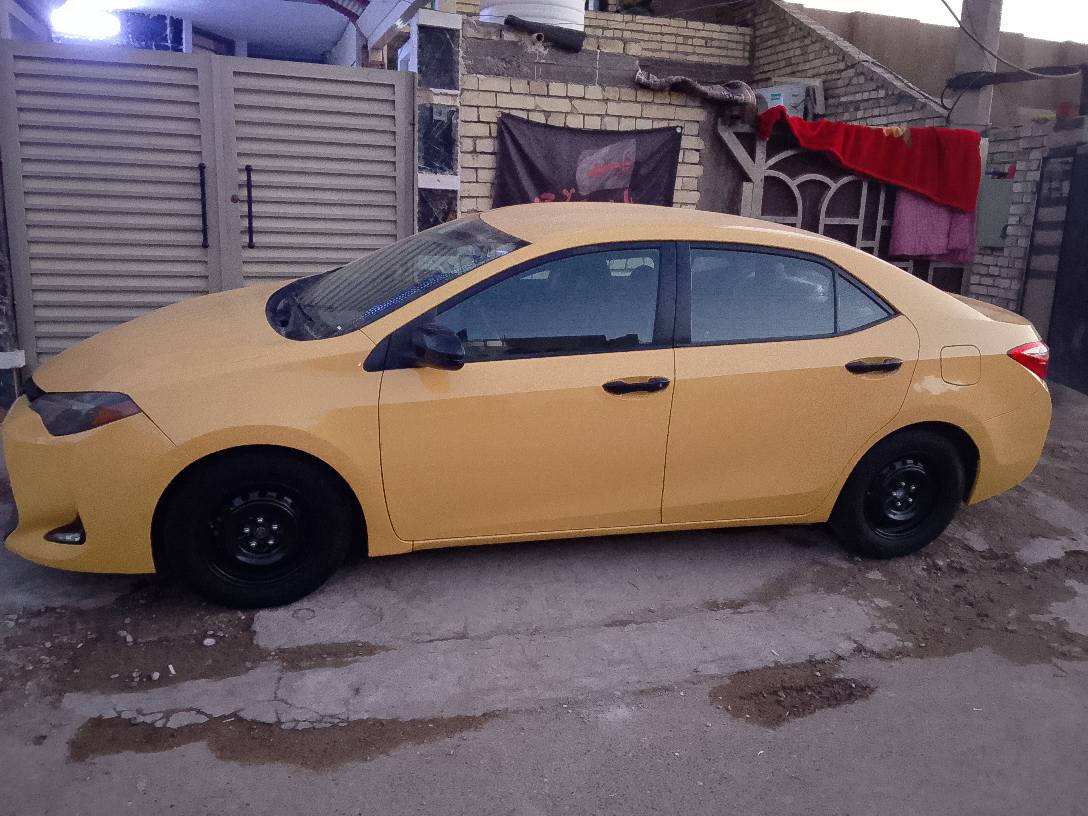 السلام عليكم 
كورلا موديل 2019 
الرقم انكليزي السيارة باسمي وارد امريكي حادثها بنيد وجاملغ الأيمن السيارة خير من الله السيارة فول عدة التنتة تخم تايرات جديد الرقم بغداد السيارة جاهزة
متواجد واتساب  الرقم *********** بغداد, العراق
