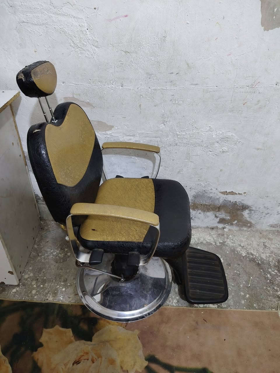 نظافه ٨٠ بل ميه. مشتغلات شهر واحد بس. للبيع سعر ٣٥٠. *********** بغداد حي النصر
