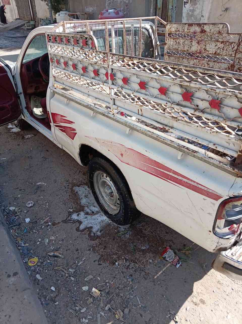 سلام عليكم بيكم جمرة سعر٨٠بي مجال مكان البصرة رقمي ***********
