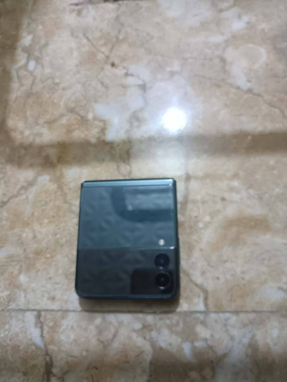 جهاز flip z3 جهاز ما مفتوح ولا بي اي خلل سعره 300وبي مجال كربلاء الحر ***********
