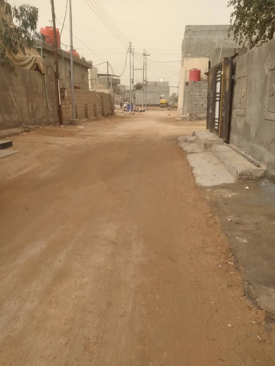 قطعه للبيع مكان تنومه الصالحيه قرب مدرسه ريف زاهر تبعد.عن شارع العام ٢٠٠ متر مساحه ١٥٠ وبيه فضله يعني تصير ١٧٠ متر سعره ٤٥ وبيه مجال قليل رقم ***********
