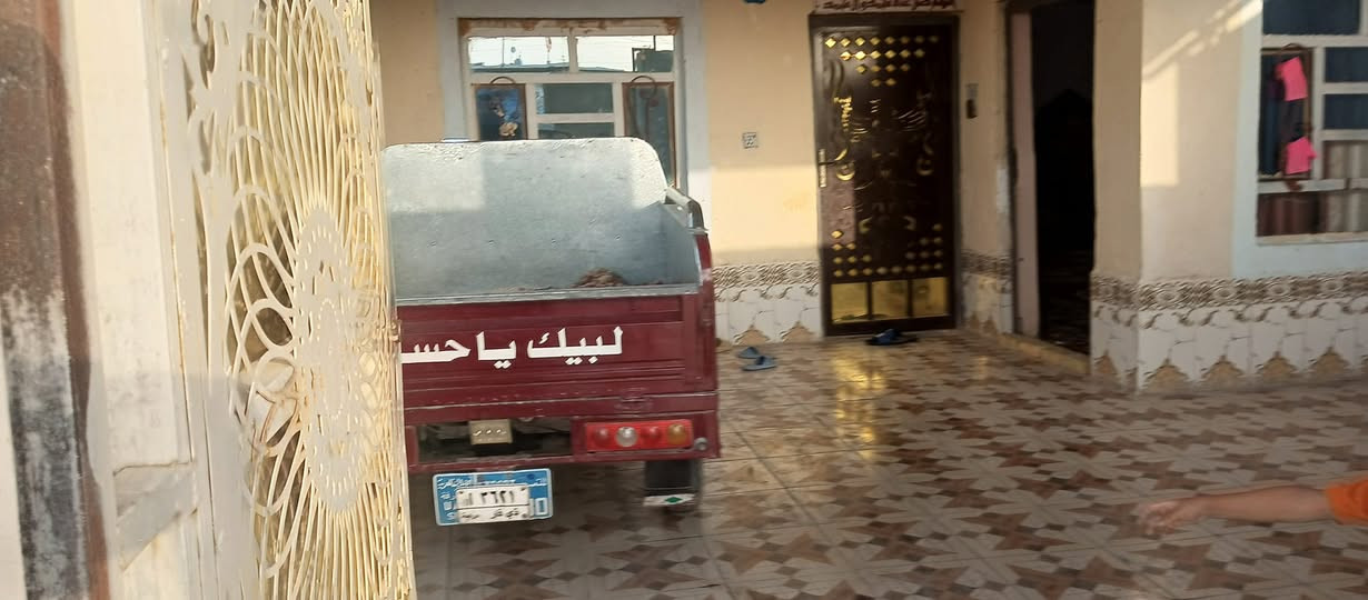 بسم لله الرحمنالرحيم     
بيت زراعي مشمول بلتطويب المساحة 200 متر
يحتوي على استقبال/ومطبخ/وصاله/و3 غرف
وطارمه كبيره  الاتصال على الرقم او واتساب ***********
والسعر جدا مناسب 
45 وبيه مجال

