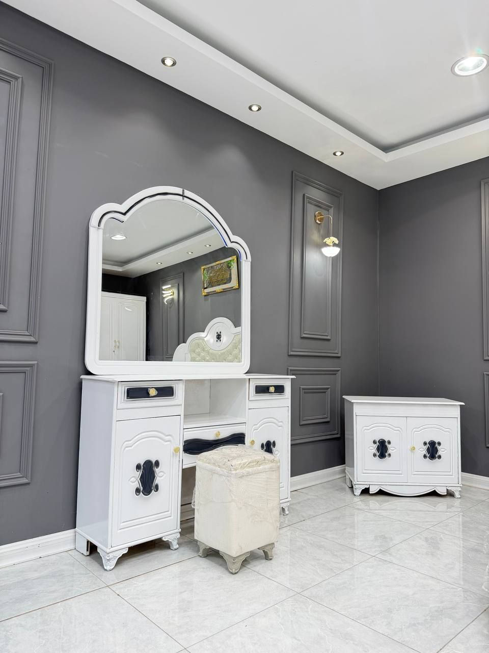 السعر // مليون فقط 😍

🔅تفاصيل الغرفة المرمري  ....

 خارج ٤ملم ام دي اف 🔺
وداخل صاج ٣ملم 
صبغ حراري  درجة اولى 

عدد القطع  ٧ قطع 😍
🔺1 //جرباية  قياس  ١٦٠ × ٢٠٠ 
🔺//ميز جانبي ايسر قياس ٥٠
🔺2// وميز  جانبي  قياس ٥٠
🔺3// زاوية ارتفاع مترين عرض ٨٠
🔺4// وميز بلازمه  
🔺5//وميز مراية ارتفاع مترين عرض ١٢٠
🔺6// وكنتور ٦ باب  ارتفاع مترين و١٥ طول ٣ متر و١٥

القطعه الثامنة حسب الطلب شازلون
سعرها ٥٠ الف ❤️

(توصيل مجاني مركز بغداد )
التوصيل يشمل الشد مجاني 🔥
(اطراف ٥٠)
باقي المحافضات حسب البعد
شازلون سعرها ٥٠ الف
شازلون مخزن ٧٥ الف


**إذا كنت صاحب هذا الإعلان وتريد حذفه لأي سبب، رجاءا أرسل رسالة إلى الدعم الفني**