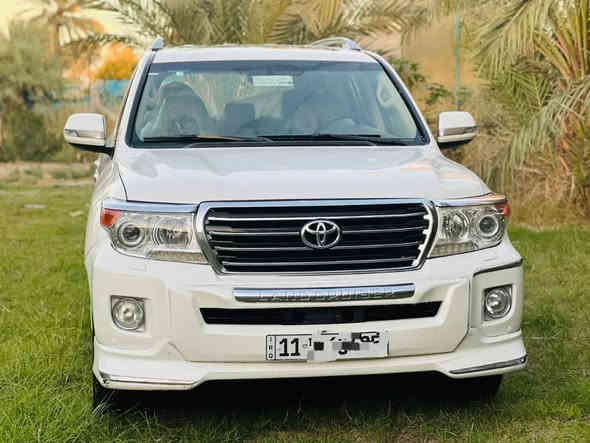 لاندكروز 2013( بريم ) اصلي  رقم بغداد  الدولي الجديد
بسمي    GX.R
مكفوله كفاله عامه
محرك 6 سلندر ماشية 165 ألف كم
سياره فول مواصفات 1/1                   
المواصفات
فتحه
طفايه
مري شفط
مري قلاب
كامره خلفية
حساسات
بلوتوث
ثلاجة
ايكو
لد نهاري
تحكم استيرن
كشن  السياق كهربائي  3 حركات 
تشغيل عن بعد 
تقفيل جام
اشاير ترحيب 
بصمات ابواب 
8 ايرباكات
ثلاث قطع تبريد
دوسات ليزريه 
زراكات لايت  
للسعر ٣٧٥ ورقة وبيها مجال )  
جداد كير ومحرك كفالة 
 ملاحضة / الشراي يجي يشوف السيارة ويقتنع وعيوني اله والي ما عاجبته يترك كلمة طيبة واني الممنون وتحياتي للجميع الاخوة
للاستفسار على الرقم
***********
