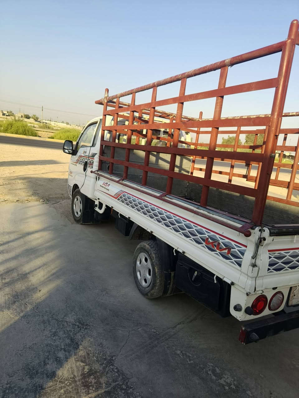 كيا حمل 2700 رقم واسط مشروع وطني شرط التحويل مكانهة ديالى سياره خير من الله شاصي دواخل محرك فول تايرات كلهن جديده قابل شهر شادهن سعرهة 118 وبيهة مجال  
رقم ***********
