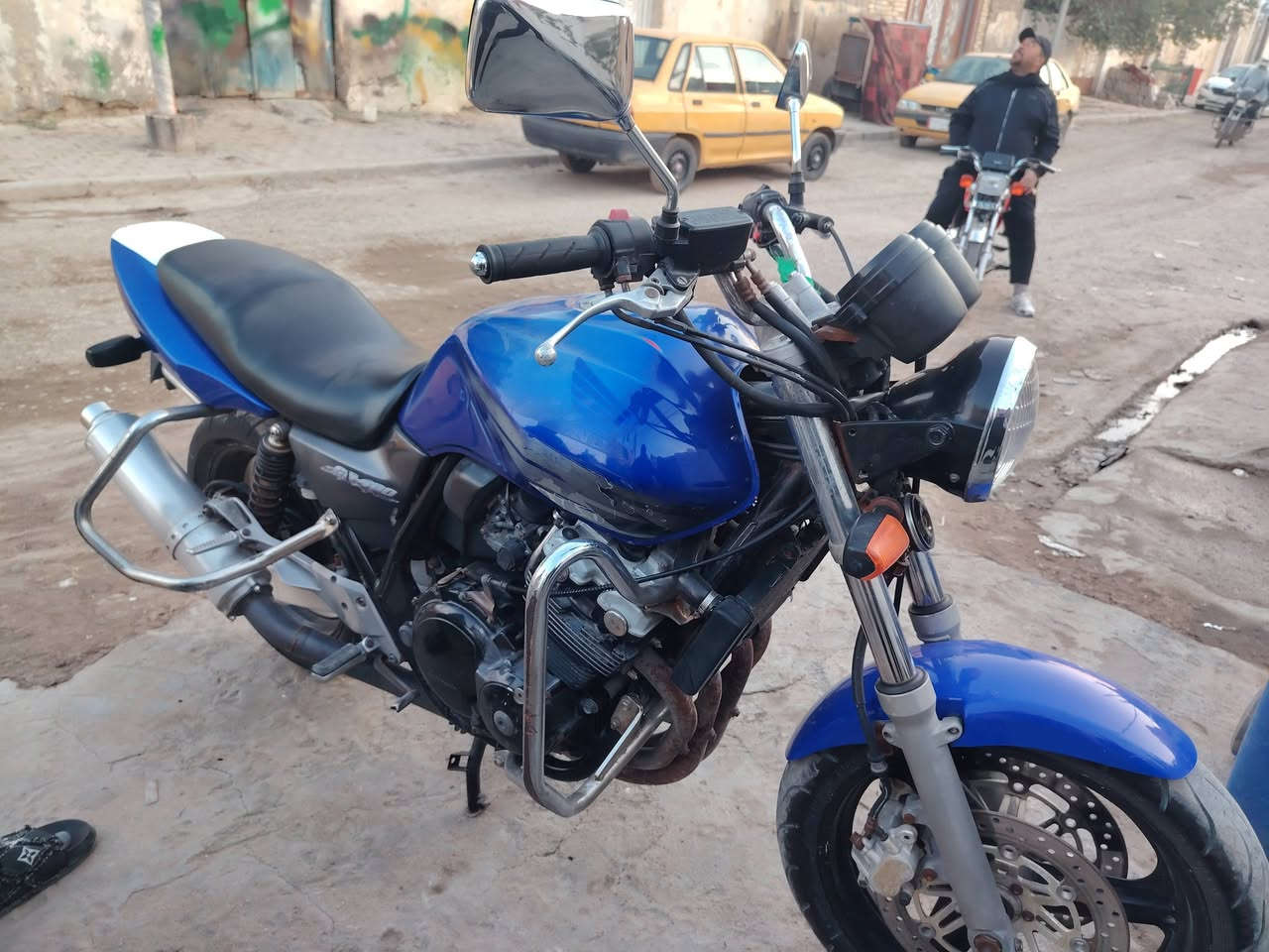 دراجه سيبي فور محرك 400 كفاله عامه  جيل الثاني   أوراق اصولي كامله السعر 13 وبيه مجال قليل للشراي العنوان العماره سيد عاشور  *********** اني مكلف بل نشر
