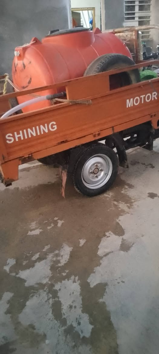 السلام عليكم ستوته للبيع موديل 18 اوراق وصولي كهربائيات شغاله. السعر مليون 250 ويا وبيها مجال للشراي جبله***********
