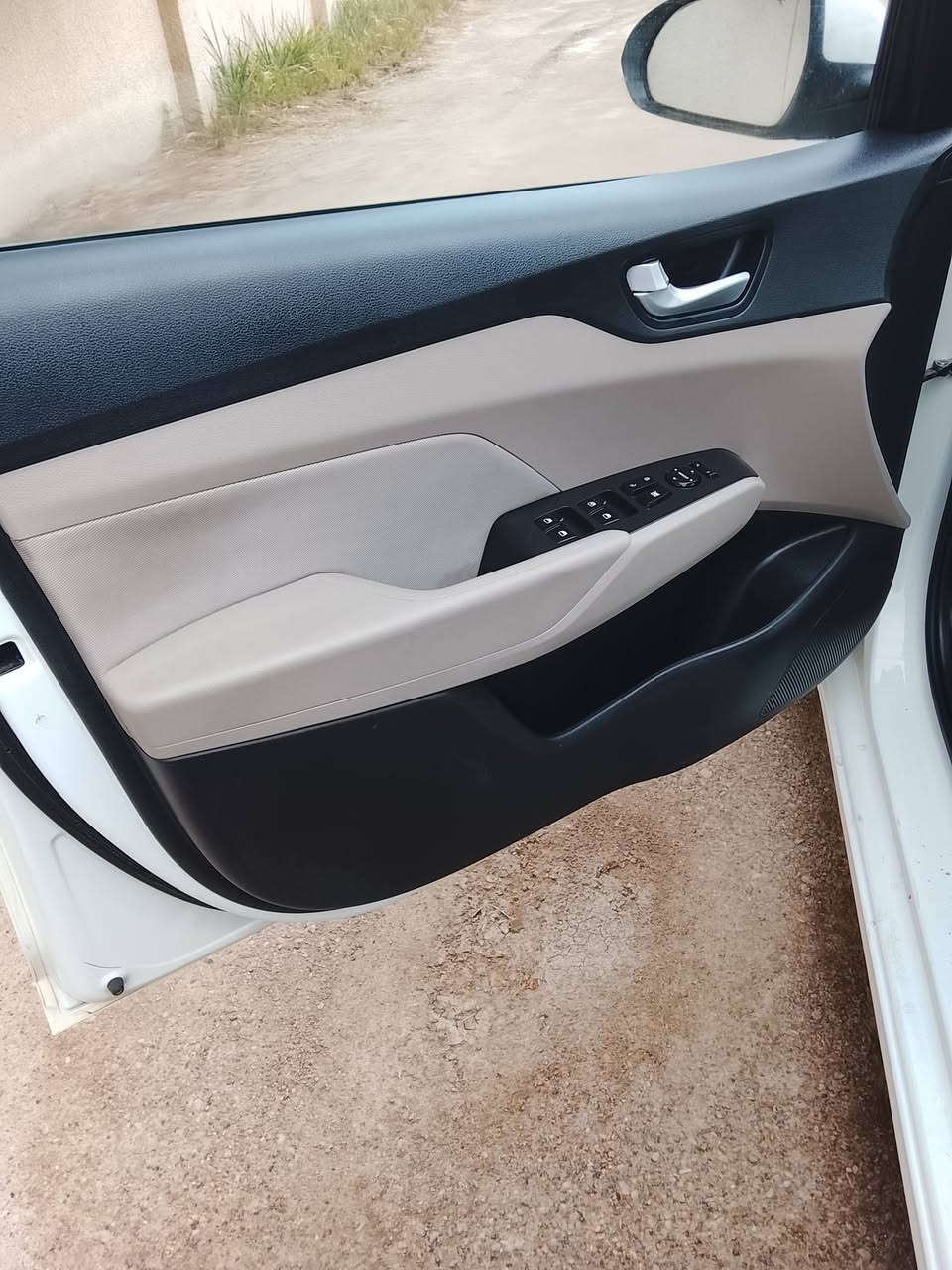 أكسنت 2020 خليجي رقم بغداد إنكليزي بأسمي بدون صبغ محرك 1600 السعر 120 بيها مجال بسيط ***********
