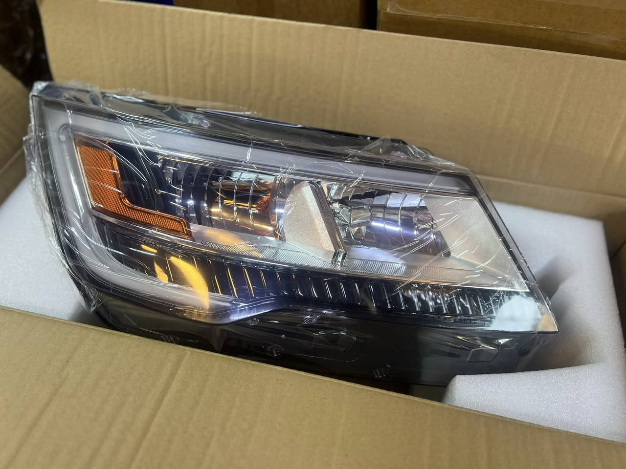 متوفر لايت مع بك لايت  فورد اكسبلورر جديد 

موديل 19/16

بغداد ساحه الطيران 
متوفر توصيل لكل مناطق العراق 

***********
