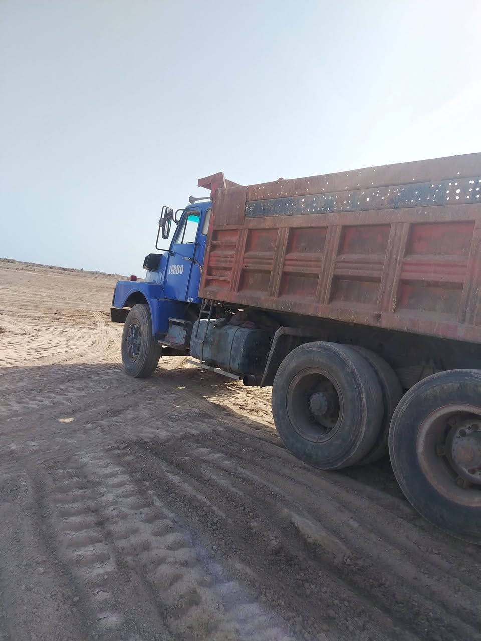 سلام عليكم سياره فالفو مجموعة بلا ديه مكينه خير من الله  كير ٤٪٤ زوجين جدد وزوجين نص عمر مكاني واسط كوت ***********
