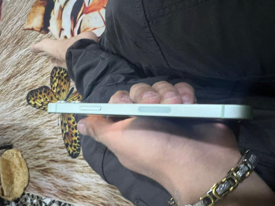 السلام عليكم تلفون12عادي البطاريه83الذاكره128مامبدل اჂ̤ قطه كفاله عامه  شخط مابي
كلشي شغاله بجهاز فيس ايدي كلشي شغال  +ملاحضه الجهاز مريكي رقم التواصل***********العنوان بغداد الجديده السعر325وبي مجال بسيط
