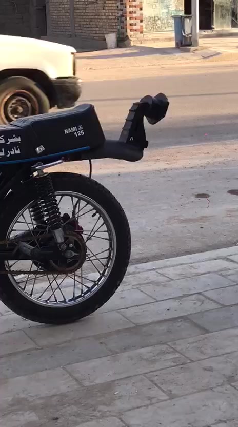 دراجه للبيع دراجه حلوه ونظيفه تجي وتشوف عينك دراجه ادوات بريك عنبار السعر 650 وبيها مجال مكاني بالمنصور يم الامام احمد بن علي ***********
