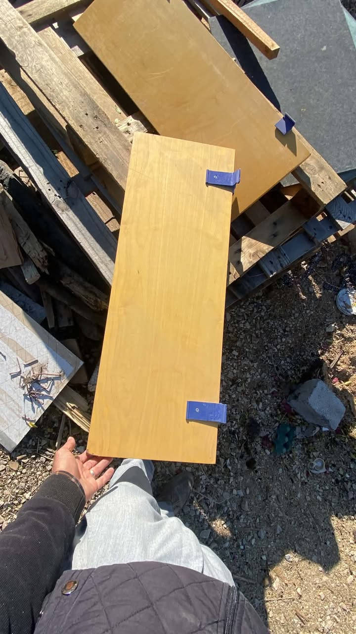 سڵاوی خوای گەورەتان لێبێت 
ئەشیای دوکانی جلوبەرگ بۆ فرۆشتن بۆ زانینی نرخ نامە بنێرە یان پەیوەندی بکەن بە ژمارە مۆبایلی *********** شوێن سلێمانی
ستاند رەفە مێز کورسی دانیشتن ئاوێنە بوک هەموویان هی مارکەی ئێڵ سی وایکیکیە Lc waikiki 
سلام عليكم ورحمة الله وبركاته
تجهيزات محلات ملابس
حائط المنيوم و رفوف ستاندات و عارضات و كراسي جلوس و المرايا الأقدام كلها مال شركة L Waikiki
عنوان سليمانيه ***********
