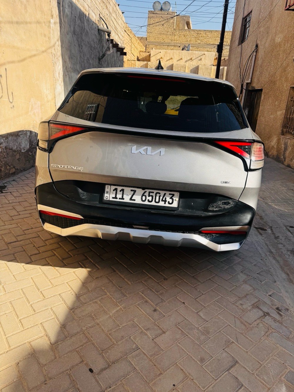 سيارة سبورتج هايبرد موديل  بيع او مراوس 2023
محرك 1600 تيربو 
رقم بغداد الجديد
سنوية باسمي
دشبول متغير الألوان إلكتروني
تحكم ستيرن جهتين
كامرتين  دوارة
شاشة كبيرة آيباد
عداد دجتل
أوتو ستوب
تبريد قطعتين
 مثبت سرعة
حساس خلفي
وضعيات قيادة
رادار امامي 
 لد نهاري
هند بريك بصمة 
 أوتو هولد
 مانع انزلاق
قيادة ذاتية + تحديد مسار
شاشة أبل كار بلاي
تدفئة كشنات 
كاميرا دوارة + أريل نفيكيتر GBS
ويل كب كروم
شاصي, لغود، إيرباك سليم
السعر175 
المحرك مجفت
الرقم ***********
شنو فئة/تريم السبورتج بالضبط؟ وهل هي وارد أي دولة لو وكالة، وشنو عدد الممشى الحقيقي هسه؟: 
وارد امريكي 
منو مكان السيارة حالياً؟ تگدر تكتب المحافظة/المنطقة حتى المهتمين يعرفون وين يراجعوك؟: 
بغداد 
هل بيها أي صبغ أو تبديل قطع غير ظاهر بالصور؟ خصوصاً الصدامات، الرفارف، أو الواجهة الأمامية؟: 
قبق جنطة 
شغل الهايبرد والماكينة تمام 100%؟ أكو أي ملاحظات على البطارية، الحرارة، أو التبريد؟: 
محرك مجفت 
إذا تريد مراوس، شنو السيارات اللي تقبل بيها؟ وشكد الفرق اللي تقبله تقريباً؟: 
مراوس سبورتج من موديل 20 الى 22 او توسان او فورتي او النترا 