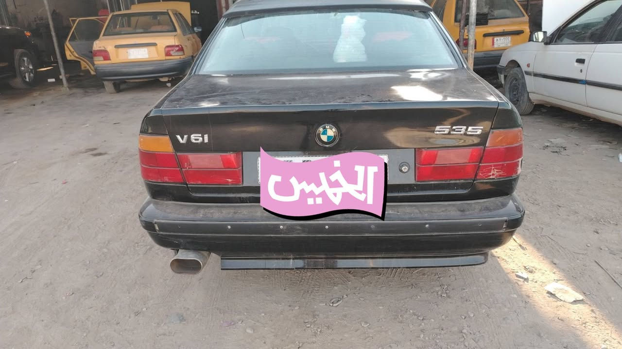 سلام عليكم بي ام دبليو سيارة جاهزة كير. محرك ضفيرة بلدي شركة السيارة مصبوغة عام الإجمالية رقم دولي جديد كبل تحول تبريد ثلج سنتر لوك وية اربع جام من تقفل يصعد بجم عريض M سياره جاهزة يعني مذب عليه ربع رقمي *********** وتساب السعر ٥٥ وبيهة مجال  

ملاحضة السيارة بعدهة ممبولشة ولة مخسولة 
السيارة مال جناي
