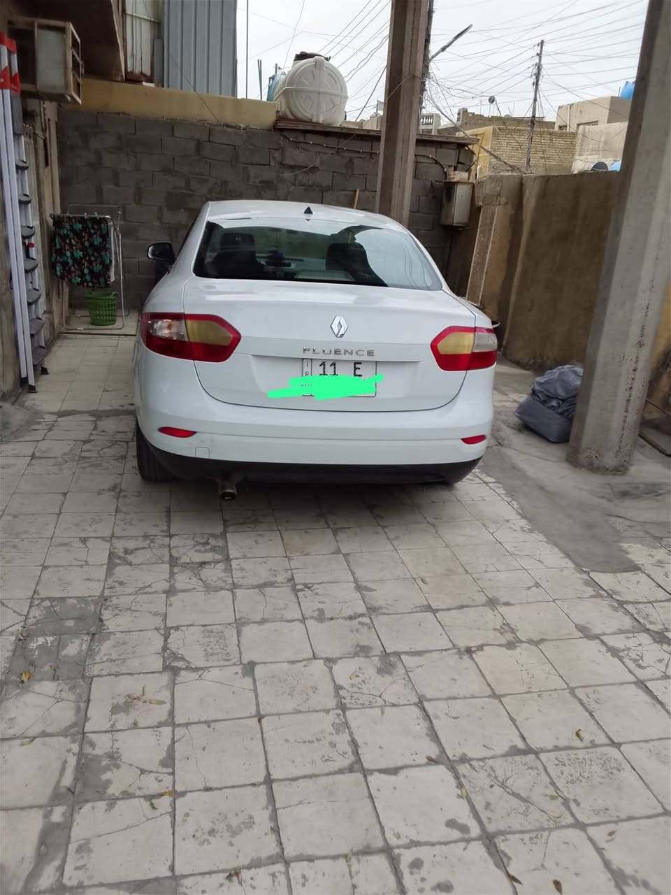 السلام عليكم للبيع رينو فلونس موديل ٢٠١٤  رقم وسنوية بسمي بصمة رقم بغداد انكليزي هزه جديدا مكينة وكير كامري 1800مرغوب تحوير درجة اولى شرط احلى من لابلادي تبريد شغال الكهربائات كله شغالة تخم تاير سيارة بلا ضربة صور سونار السعر 63ورقة لتواصل *********** كورك *********** مكان بغداد الدورة
