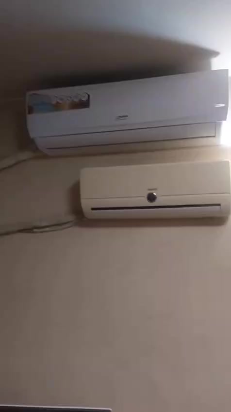 سبلت 2 طن ماركه هوكيا للبيع مستخدم نضيف جداً 
سبلت 1 طن كرافت مستخدم نضيف مع القطع الخارجيه 

ابيعهن ثنينهن السعر 650 الف 
بغداد/
***********
