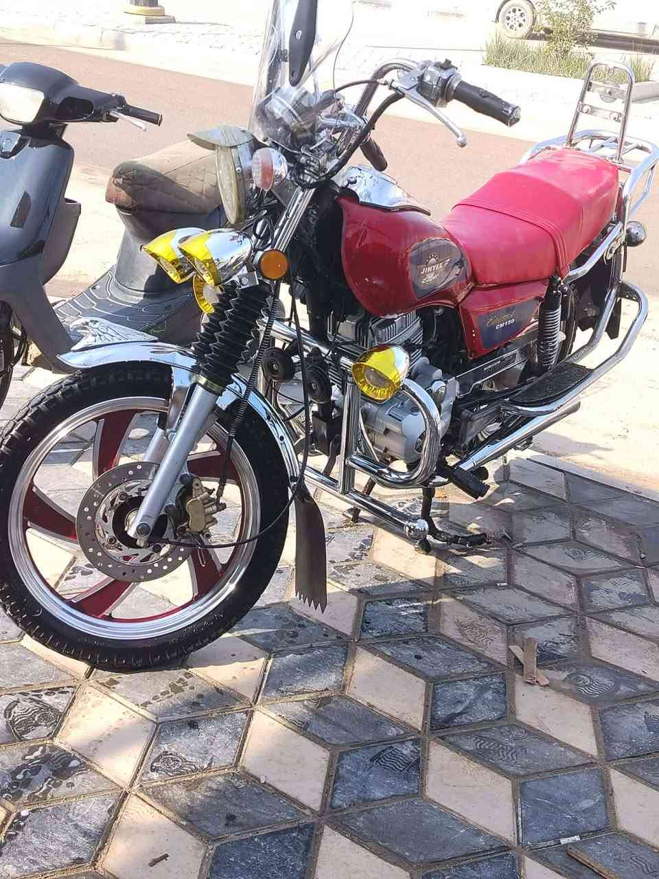 سلام عليكم دراجه جونده للبيع مديل 15رقم وسنويه لل28تنتهي الشراي بيه خير ويدلل مكاني السماوه (رميثه )هاذه رقمي ***********
