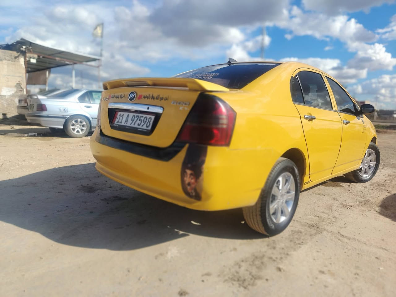 ليفان موديل 2011
رقم بغداد 11 وكاله تحويل من شرعي كربون بيها 
هيا غرامات صفر كشنات جلد فول بس كير عادي ماكينه شرط لا صرف ولا نفخ    
تتخم تاير امامي خلفي جديد كهربائيات كلها شغاله 
سياره جاهزه مال شغل اي ضرر ما ابيها سعر 45 وبيها مجال
***********/  ***********
مكاني تلعفر
