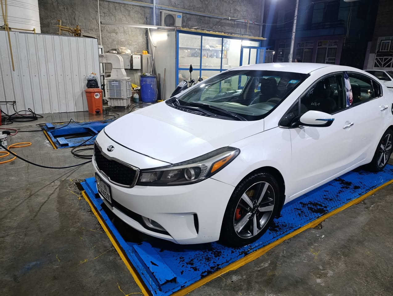 سلام عليكم فورتي موديل2018 فول مواصفات عدى الفتحهEX سياره حلوه بأسمي سياره فقط بيها مكانات بارد بدون حادث من امريكه بدون ضربه فقط دعاميه واكعه وربع التكمه كلير من امريكا سياره ليبل واحد بدون تبديل بدون ايرباك بدون دواخل لغود شواصي كفاله محرك ٢٠٠٠ بلعراق فقط بدايه القماره يعني الكصه مال القماره بيها شويه بارد فقط فقط  مكاني كريعات أو شعب رقم هاتف ***********س ١٢٠
