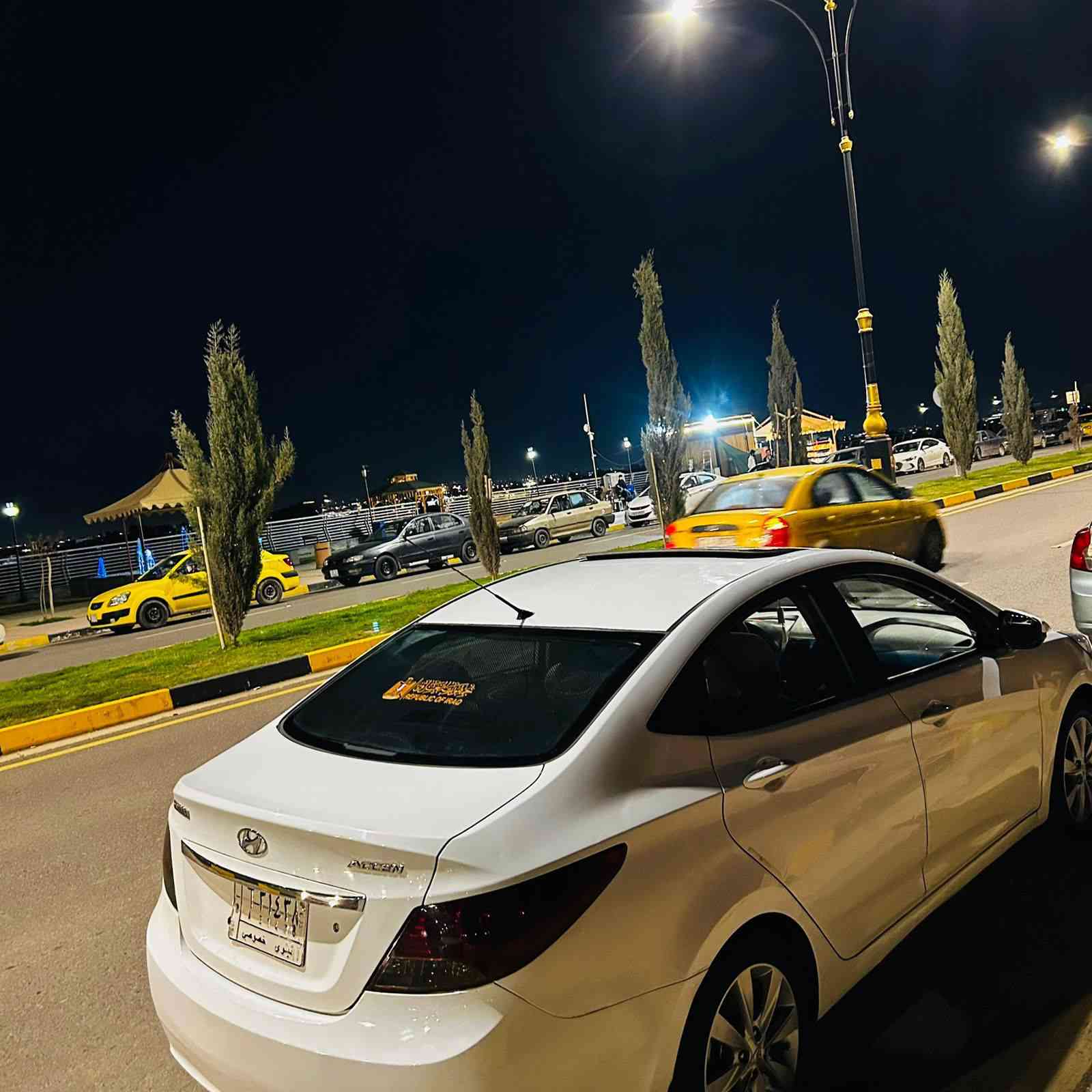 السلام عليكم اكسنت 2012 خليجي فول موصفات 1على 1 كير ومحرك شرط كابون بانزين بيها سعر  98 تفاصيل اكثر إتصال ***********
