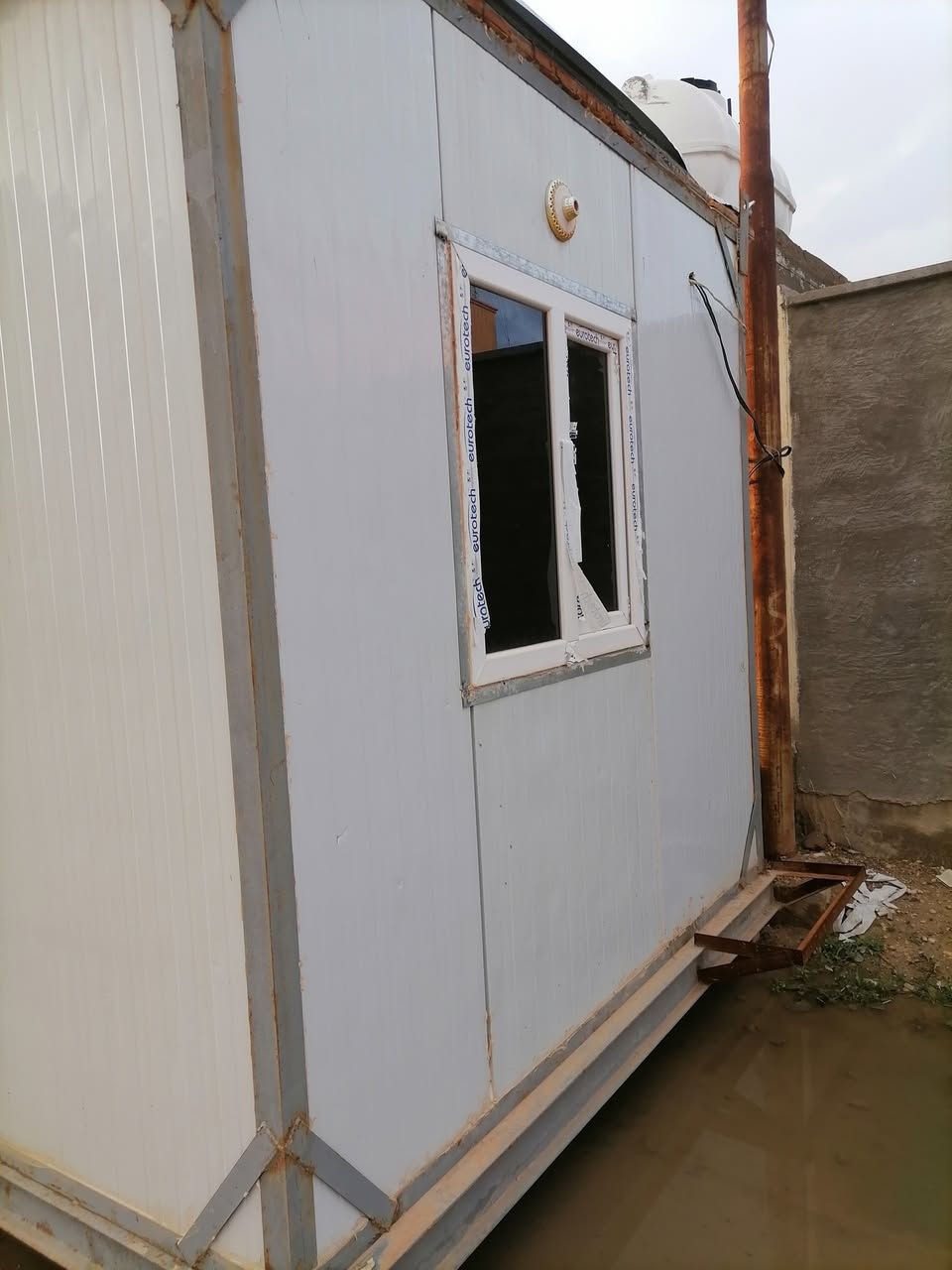 يوجد لدينا كرفان البيع مكان حديثه حي العسكري قرب اذاعه رقم الهاتف ***********
