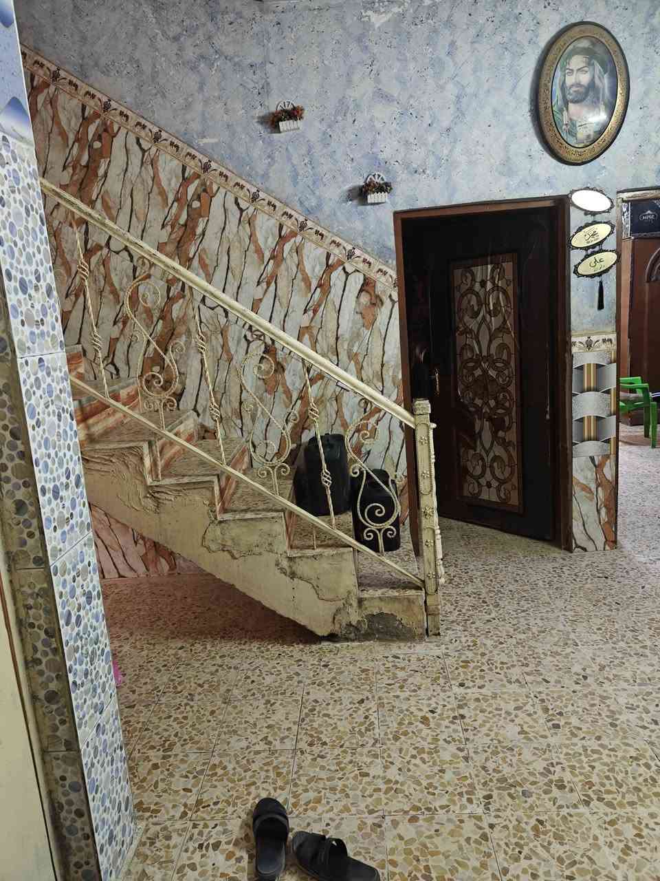 سلام عليكم بيت للبيع 200 متر طابقين في تقاطع النهروان قرب القرية النفطية قريب جدا عالشارع العام يتوفر كافة الخدمات للإستفسار الاتصال عالرقم  ***********
