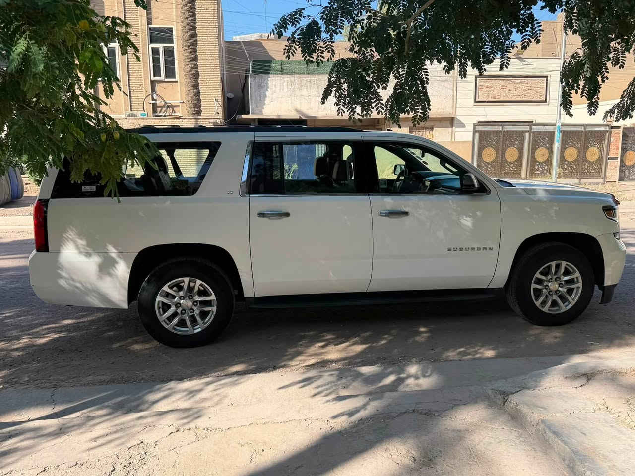السلام عليكم
شوفرليت سوبر بان 2019 LT
وراد امريكي حادثها بنيد وجاملغ بدون دواخل وبدون ايرباك
السيارة بيها خط نهضة اربيل 
ومن اربيل بيها مكتب 
والسيارة جاهزة للعمل
رقم بغداد جديد باسمي تحويل مباشراً
طبلة 5300

***********
***********
